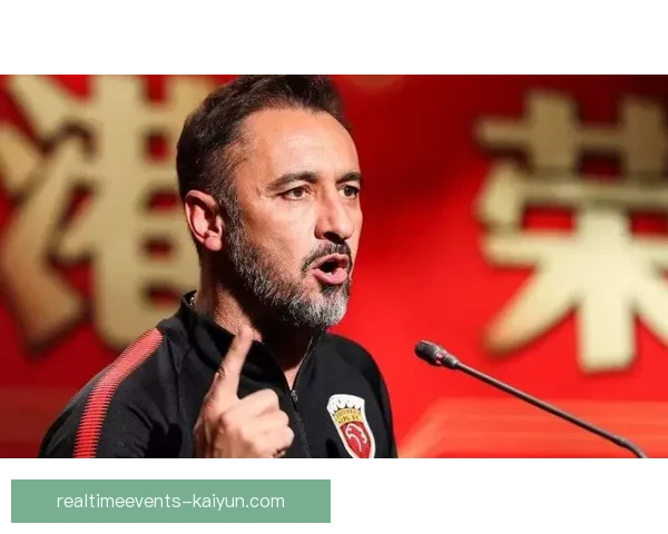 达尼洛在本赛季展现出卓越的领导力，成为球队后防线的稳固支柱。